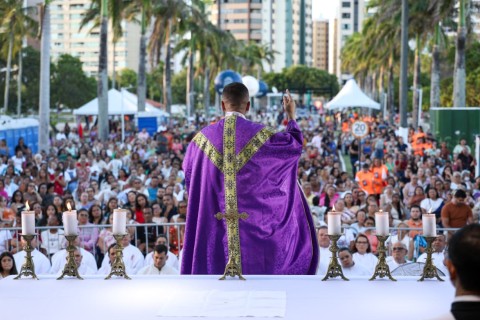Aracaju 171 anos: show católico encerra programação festiva e reúne fiéis em noite de fé e música