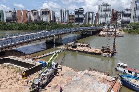 Obra de duplicação da ponte Godofredo Diniz avança para concretagem e atinge 60% da execução