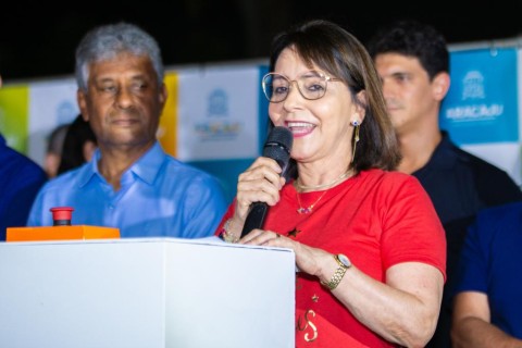Prefeita Emília Corrêa dá início ao projeto A Luz do Natal e abre oficialmente a temporada natalina de Aracaju