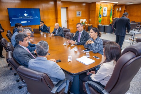 Com estudos da FIPE, Emília Corrêa apresenta novo modelo de licitação do transporte ao TCE