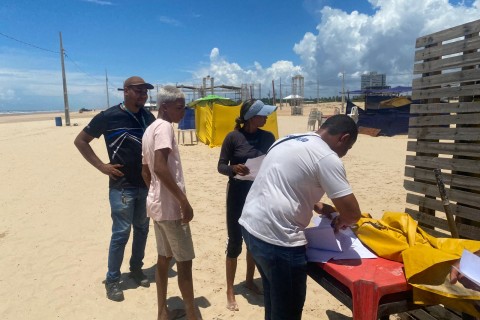 Prefeitura avisa comerciantes da Cinelândia para necessidade de adequação à legislação costeira