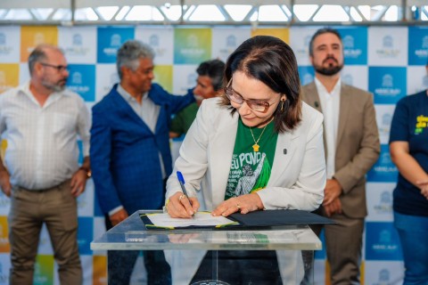 Prefeita Emília Corrêa assina ordem de serviço para obra de infraestrutura no Recanto dos Cajueiros